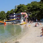 Apartments With A Parking Space Makarska - 12336